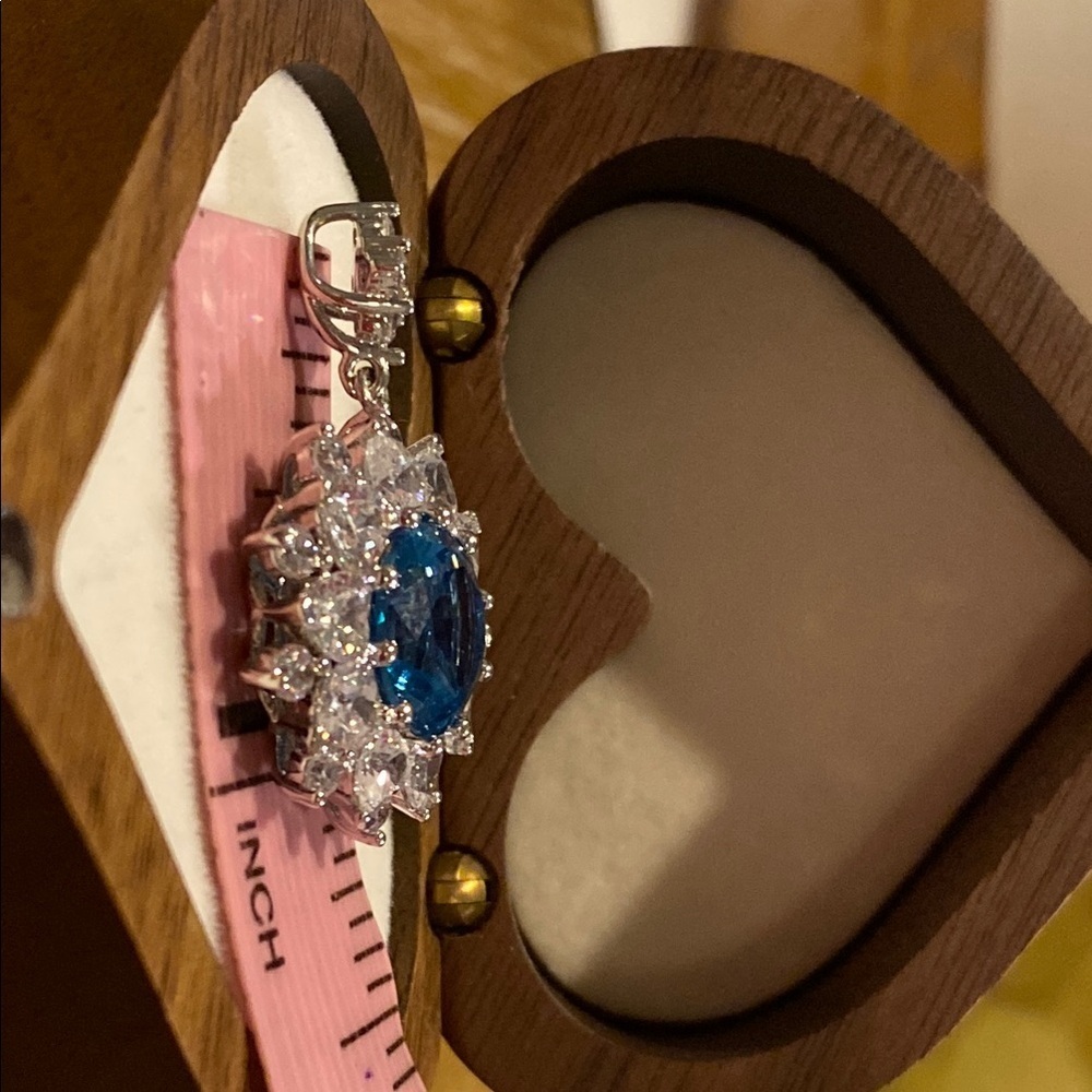 Y2K Blue Halo Crystal Pendant Princess Diana Style Statement Necklace Sunburst - Picture 7 of 8